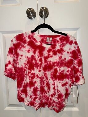 Zella Red and White Tie-Dye Short Sleeve Crop Tee